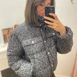 Veste courte matelassée léopard Vipuff - Noir - VILA