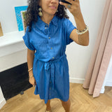 Robe chemise à manches courtes ceinturée Vinori - Medium Blue Denim - VILA