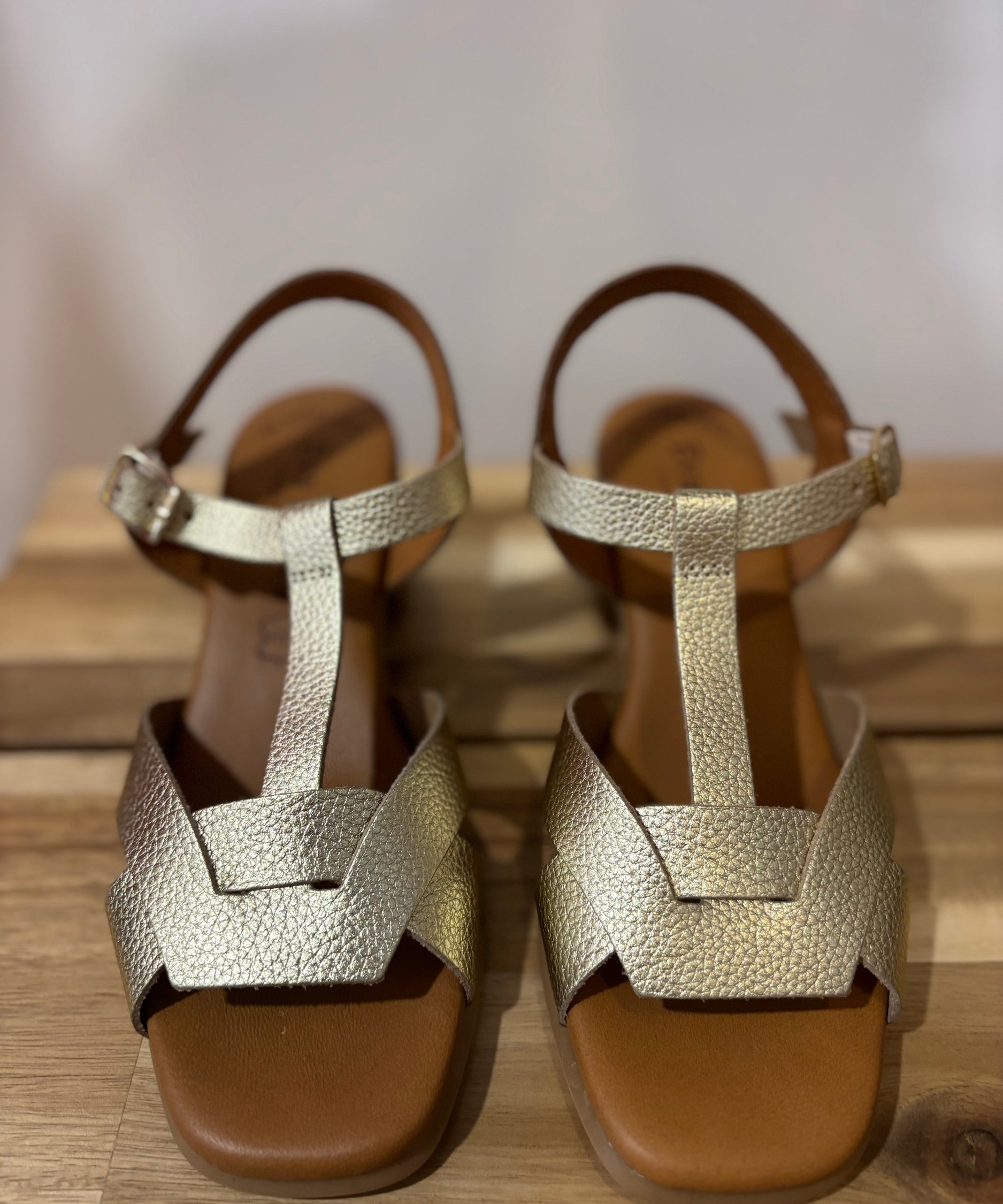 Talon carré en cuir 3436 - Doré - EVA FRUTOS