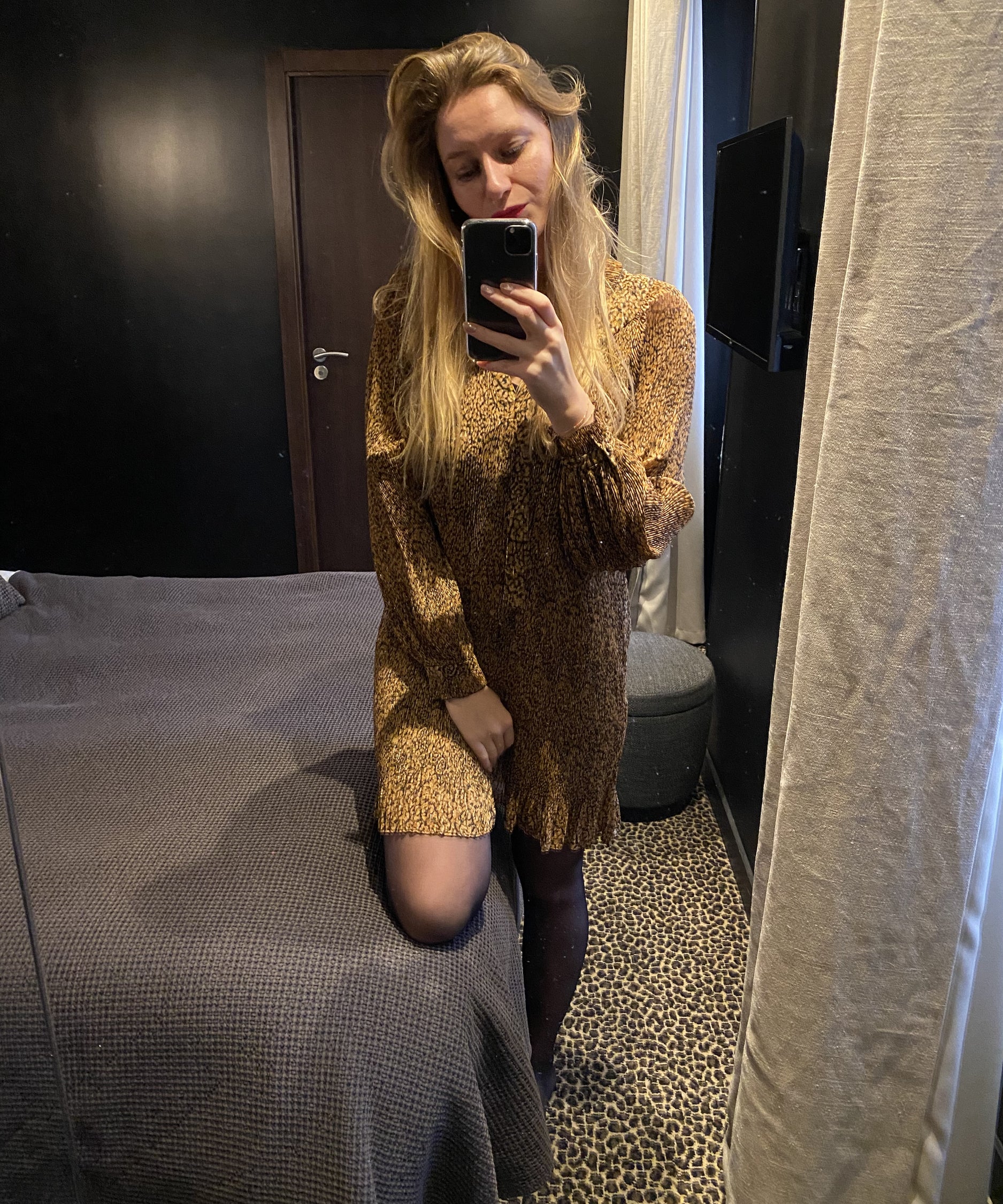 Robe courte plissée imprimé léopard Cristal - Camel - SUNCOO