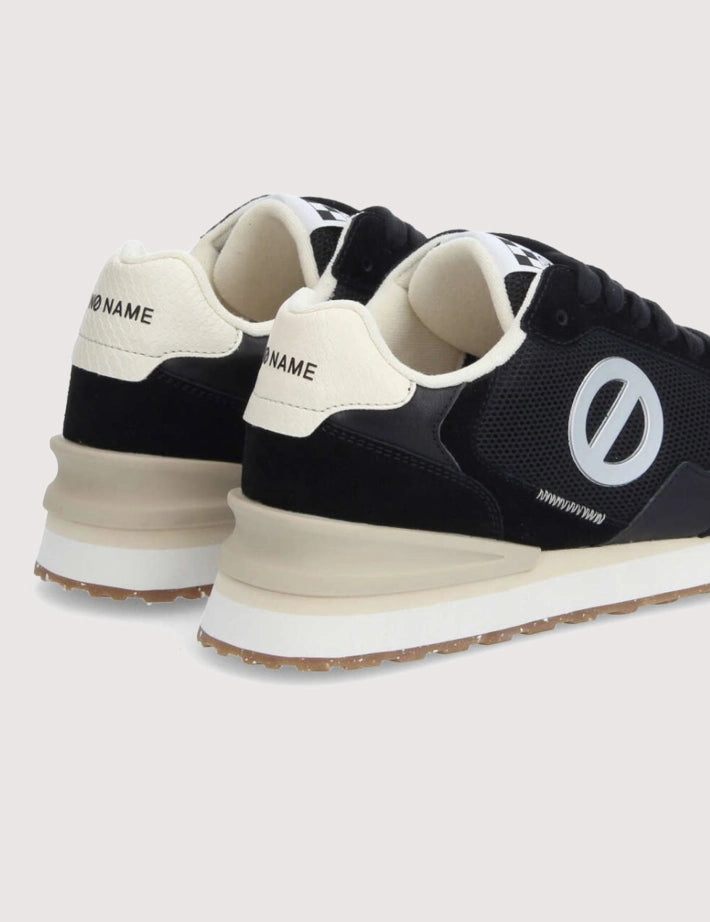 Vue arrière des sneakers No Name Tova Runner montrant la talonnière blanche et la semelle tricolore