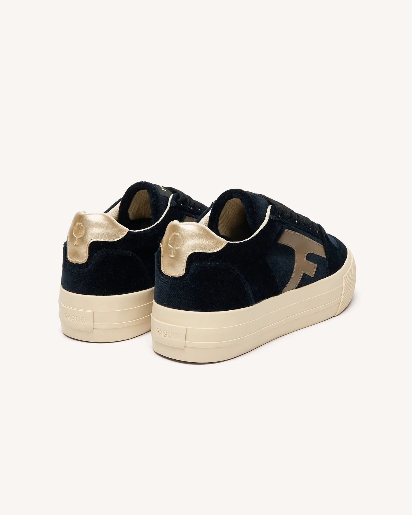 Vue arrière des baskets compensées Walnut FAGUO montrant le contrefort doré et le talon plateforme