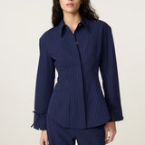 Plan moyen de la blouse cintrée Elvira bleu marine à rayures tennis FABIENNE CHAPOT