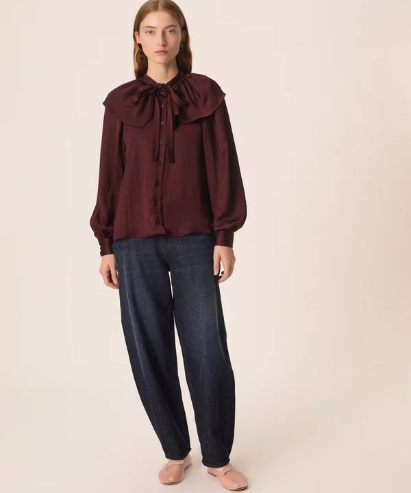 Vue d'ensemble de face de la blouse fluide à collerette Satia DES PETITS HAUT