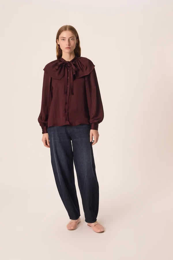 Vue d'ensemble de face de la blouse fluide à collerette Satia DES PETITS HAUT