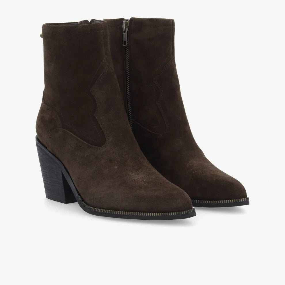 Boots en cuir velours marron SCHMOOVE Leonie Zip avec talon biseauté vues de trois-quarts avant