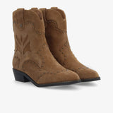 Boots santiag Schmoove Maia femme en cuir velours camel ornées de clous métalliques de trois-quarts face