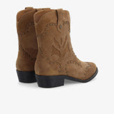 Vue arrière des boots santiags Schmoove Maia camel avec détails cloutés et talon noir