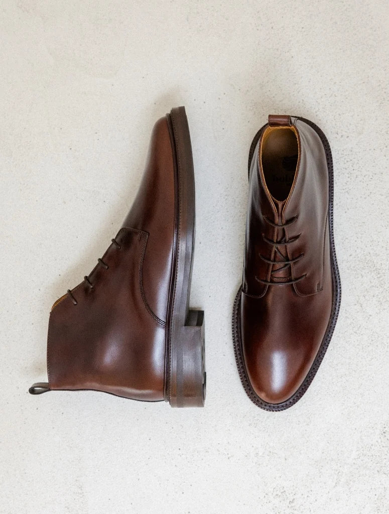Gros plan sur la semelle crantée en caoutchouc et la trépointe en cuir des boots Haïkel BOBBIES HOMME