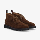 Bottines Schmoove Ripple Chukka homme en cuir velours marron avec franges et semelle crantée noire de trois-quarts face