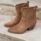Bottines santiags en daim – LORA vue inclinée