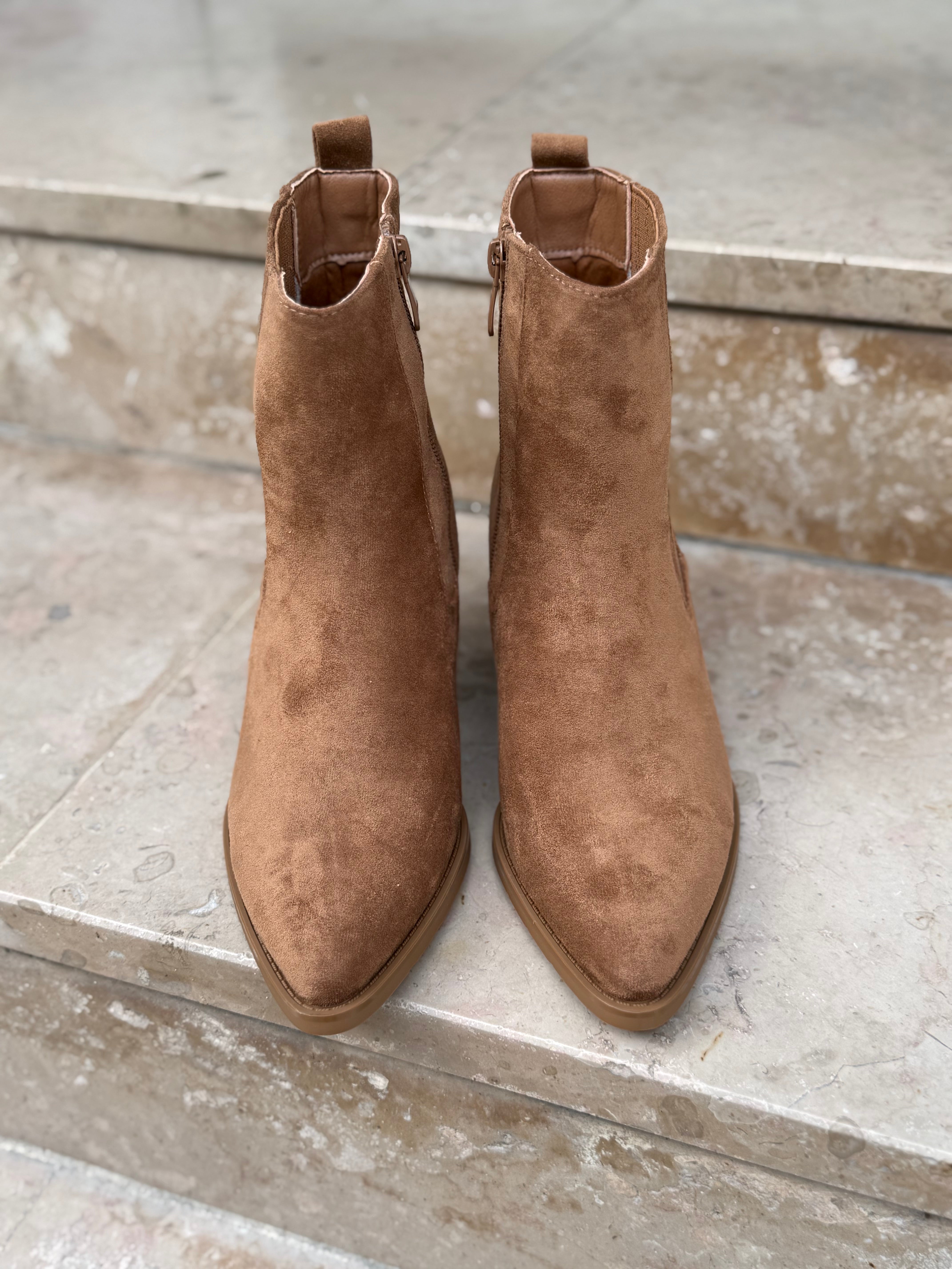 Bottines santiags en daim – LORA vue de face