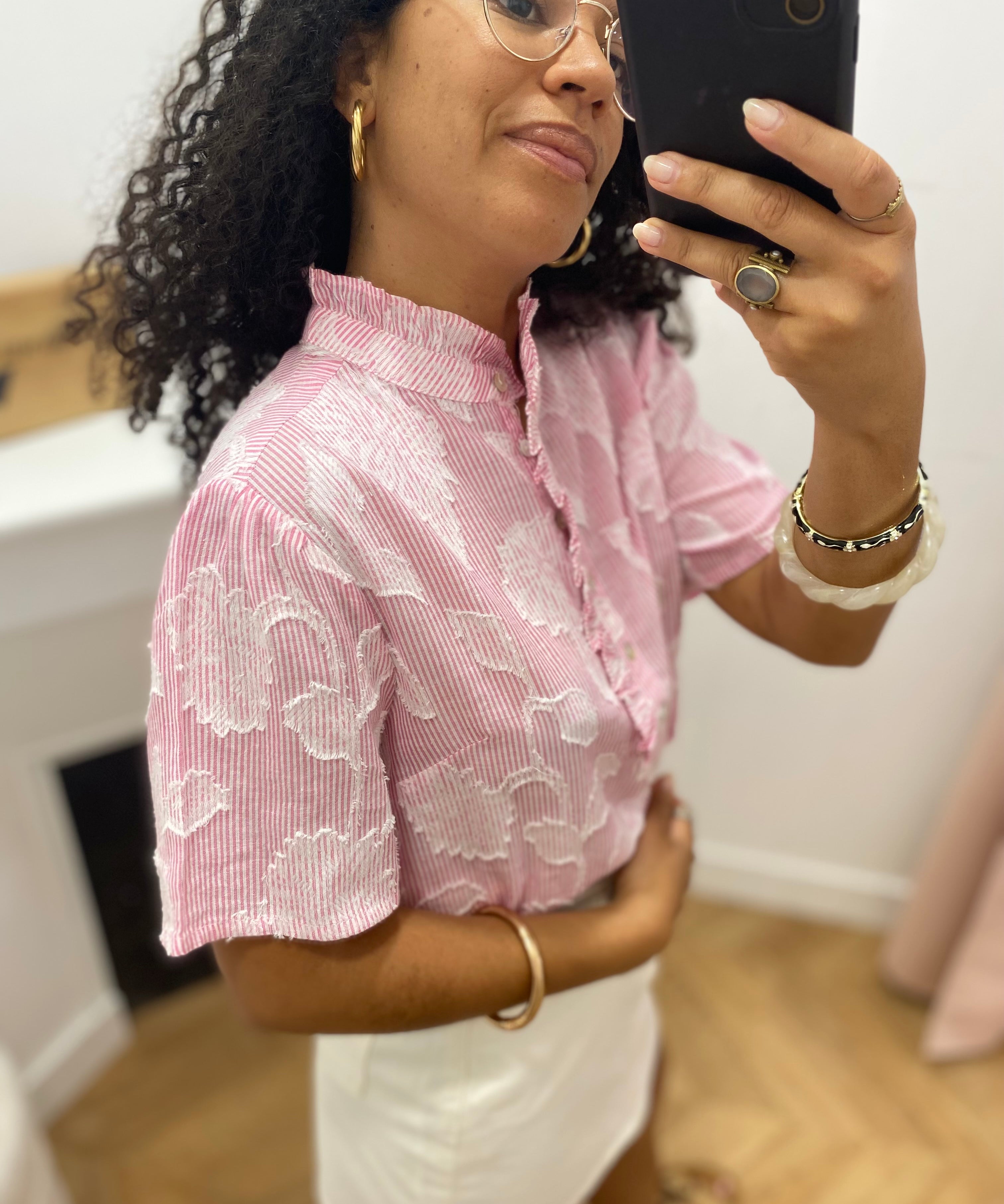 Chemise à manches courtes à rayures col volanté Bahamas - Rose - C'EST BEAU LA VIE !