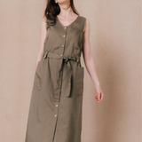 Robe longue sans manches boutonnée Camila - Kaki - C'EST BEAU LA VIE !