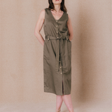 Robe longue sans manches boutonnée Camila - Kaki - C'EST BEAU LA VIE !
