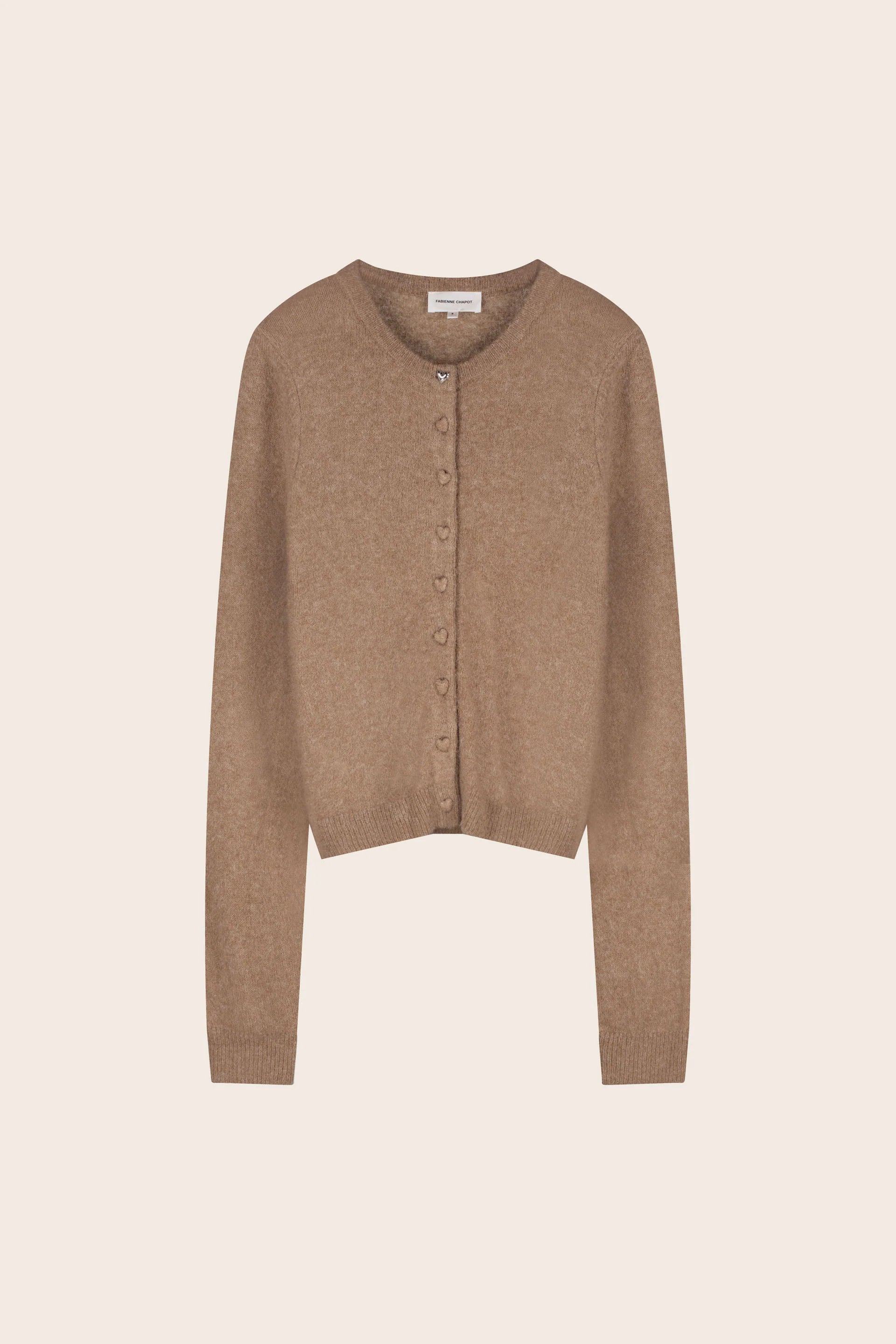 Visuel à plat du cardigan camel en laine et alpaga FABIENNE CHAPOT Lidia à boutons cœur