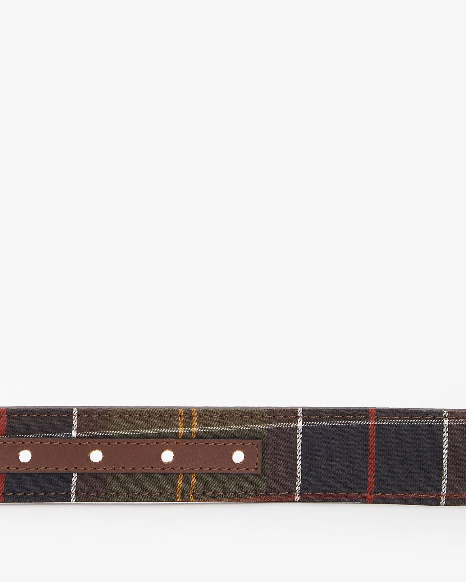 Détail de la face en sergé tartan de la ceinture réversible Barbour avec empiècement en cuir