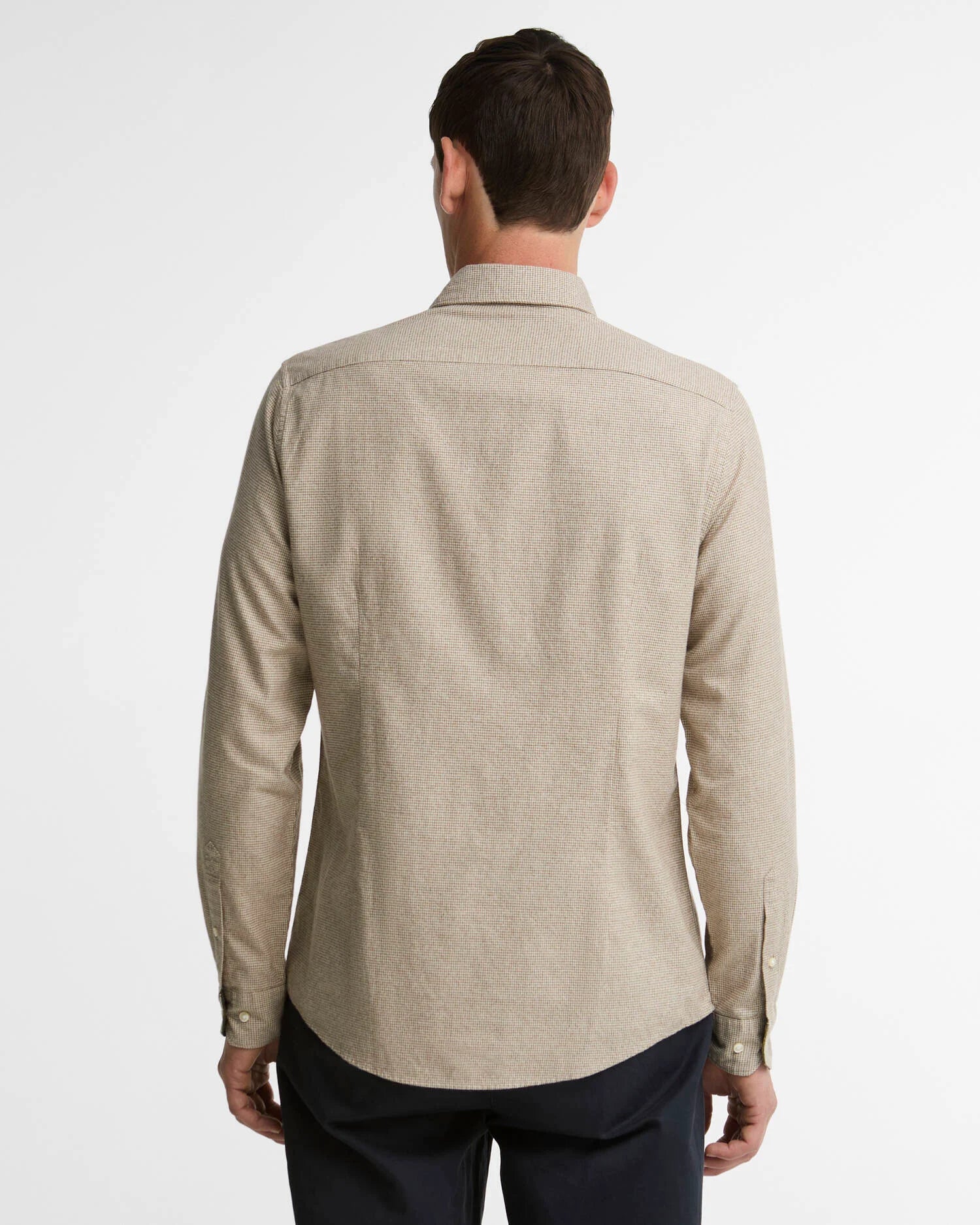 Vue de dos de la chemise ajustee pierre Turner Tailored BARBOUR HOMME