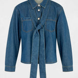 Vue à plat de la chemise en jean avec col lavallière à nouer MORGAN