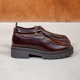 Visuel de profil des derbies à plateau en cuir glacé cabernet BOBBIES FEMME Noreen