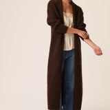 Vue de face du gilet long ouvert Aurore DES PETITS HAUTS couleur chocolat