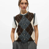 Gilet sans manches en maille gris mélangé et marron à motif losanges OBJECT Objbrenda avec boutons dorés porté de face