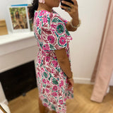 Robe courte fluide imprimée fleurs Mosaïque  - Fushia - C'EST BEAU LA VIE !