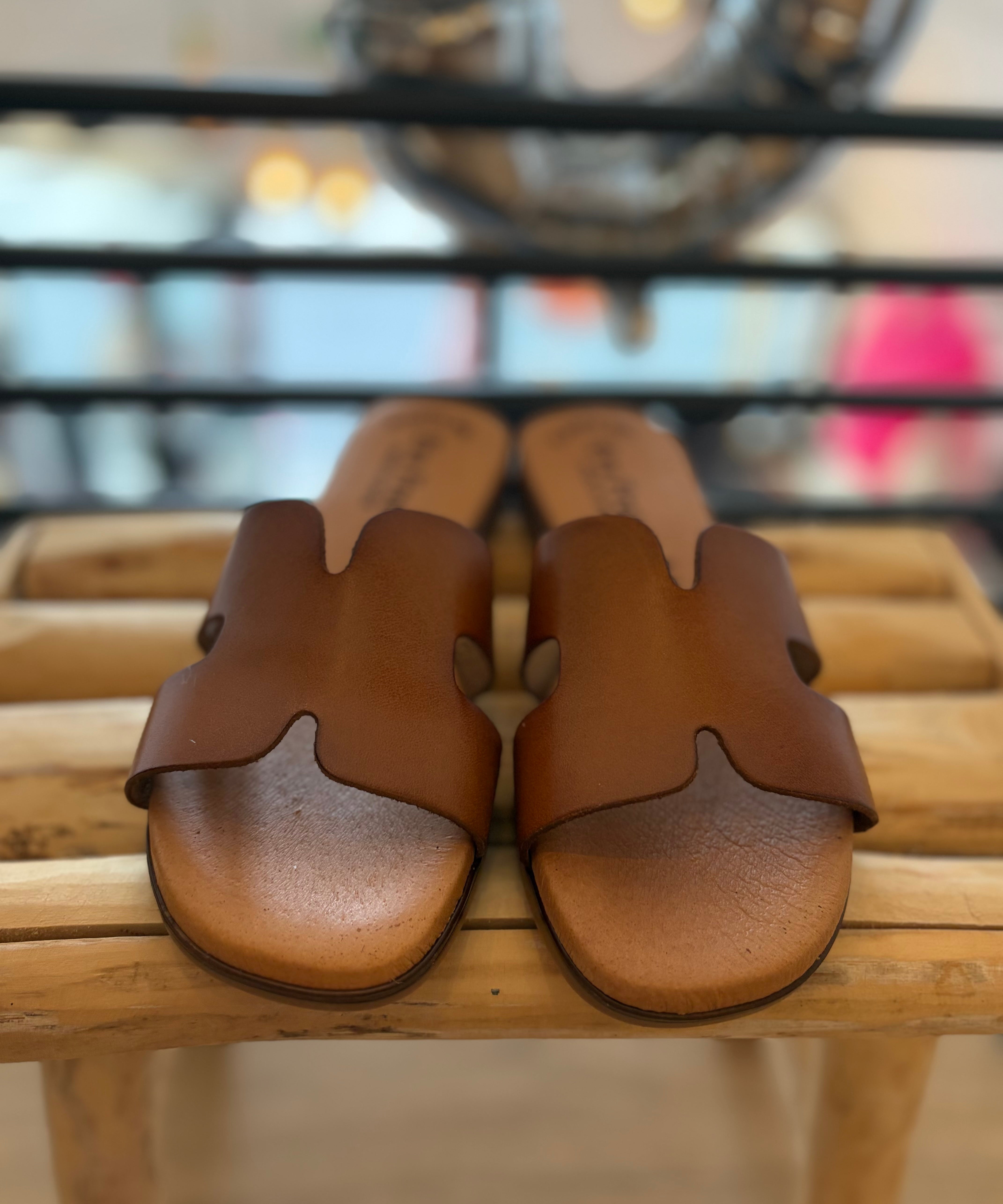 Mules plates en cuir Serraje 3053 - Noisette - EVA FRUTOS