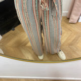 Pantalon léger à rayures ceinturé - Gris - LOLA ESPELETA