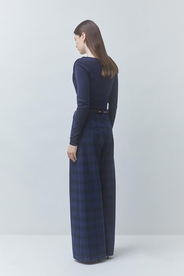 Vue de dos du pantalon large bleu nuit SUNCOO FEMME July
