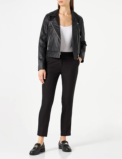 Pantalon city droit 7/8ème noir MORGAN Plime porté de face avec un perfecto en cuir et mocassins