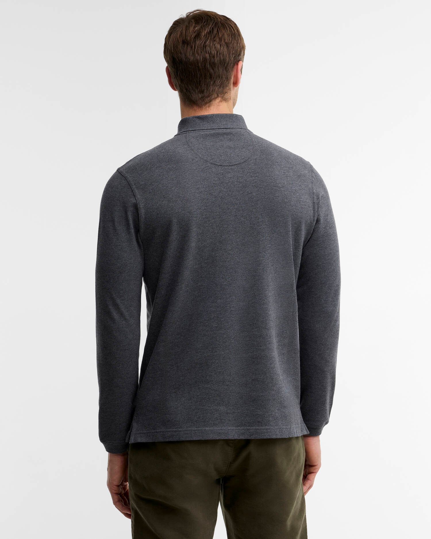Vue de dos du polo manches longues Essentiel gris ardoise Barbour