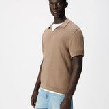 Polo en tricot fin relief à col bord-côtes pour homme M314063 - Taupe – IKKS MEN