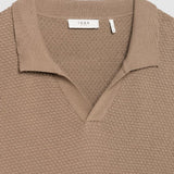 Polo en tricot fin relief à col bord-côtes pour homme M314063 - Taupe – IKKS MEN