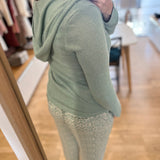 Pull léger col V à capuche Duyck - Vert sauge - SUN VALLEY FEMME
