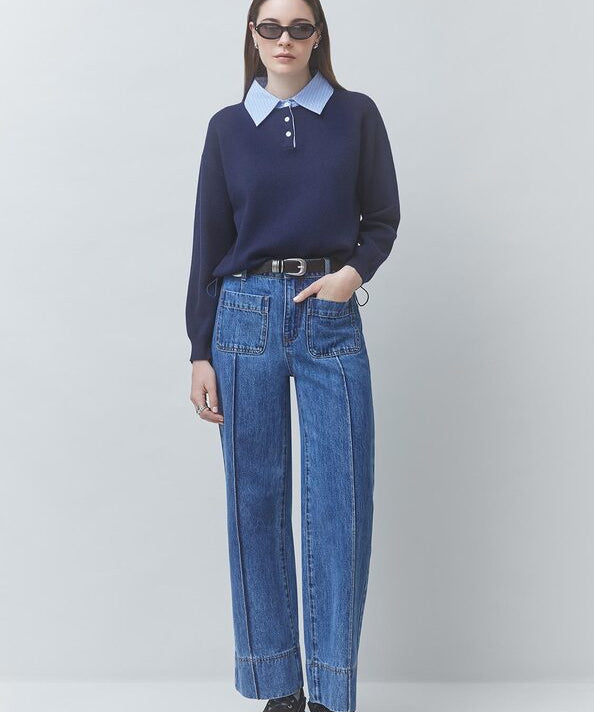 Pull polo bicolore bleu nuit SUNCOO FEMME Paulin porté de face avec col chemise rayé bleu ciel