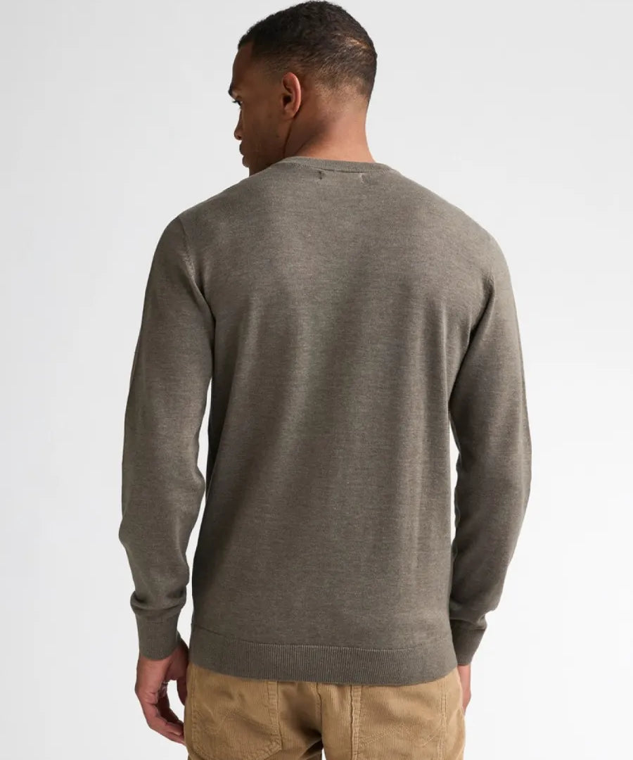 Vue de dos du pull col V vert mousse PETROL INDUSTRIES HOMME