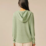 Pull léger col V à capuche Duyck - Vert sauge - SUN VALLEY FEMME