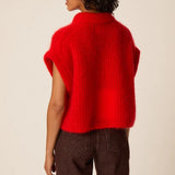 Vue de dos du pull sans manches col montant rouge Alize DES PETITS HAUTS