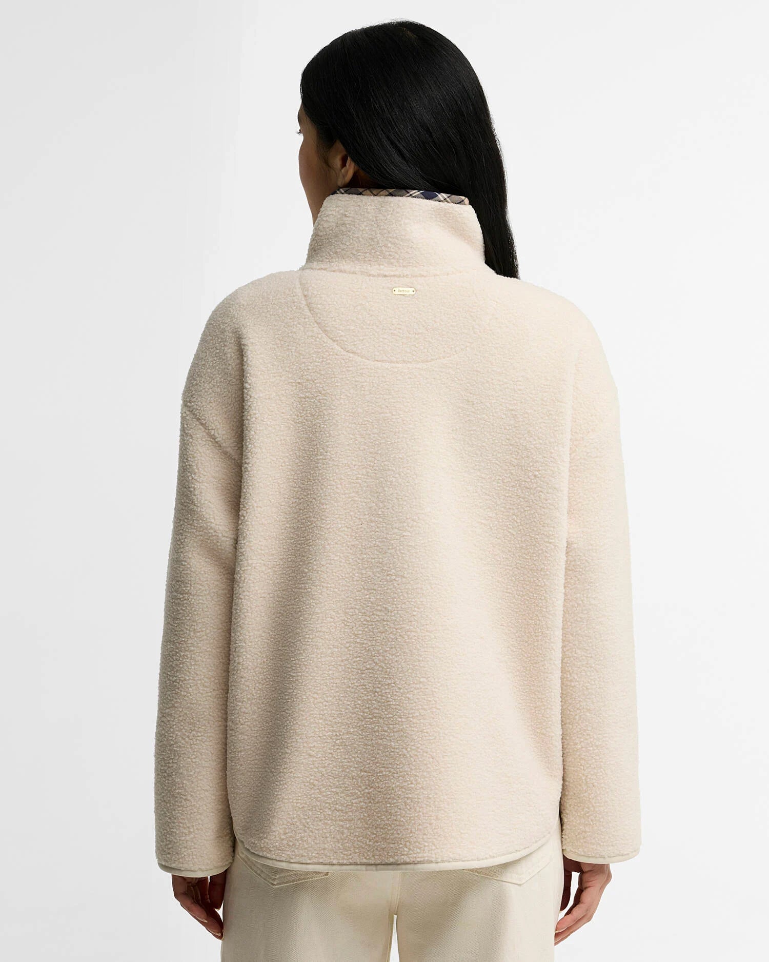 Vue de dos du pull polaire beige Merys Barbour montrant la coupe et le détail au col