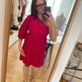 Robe courte à manche bouffante asymétrique en lin Estrella - Fuchsia - DES PETITS HAUTS