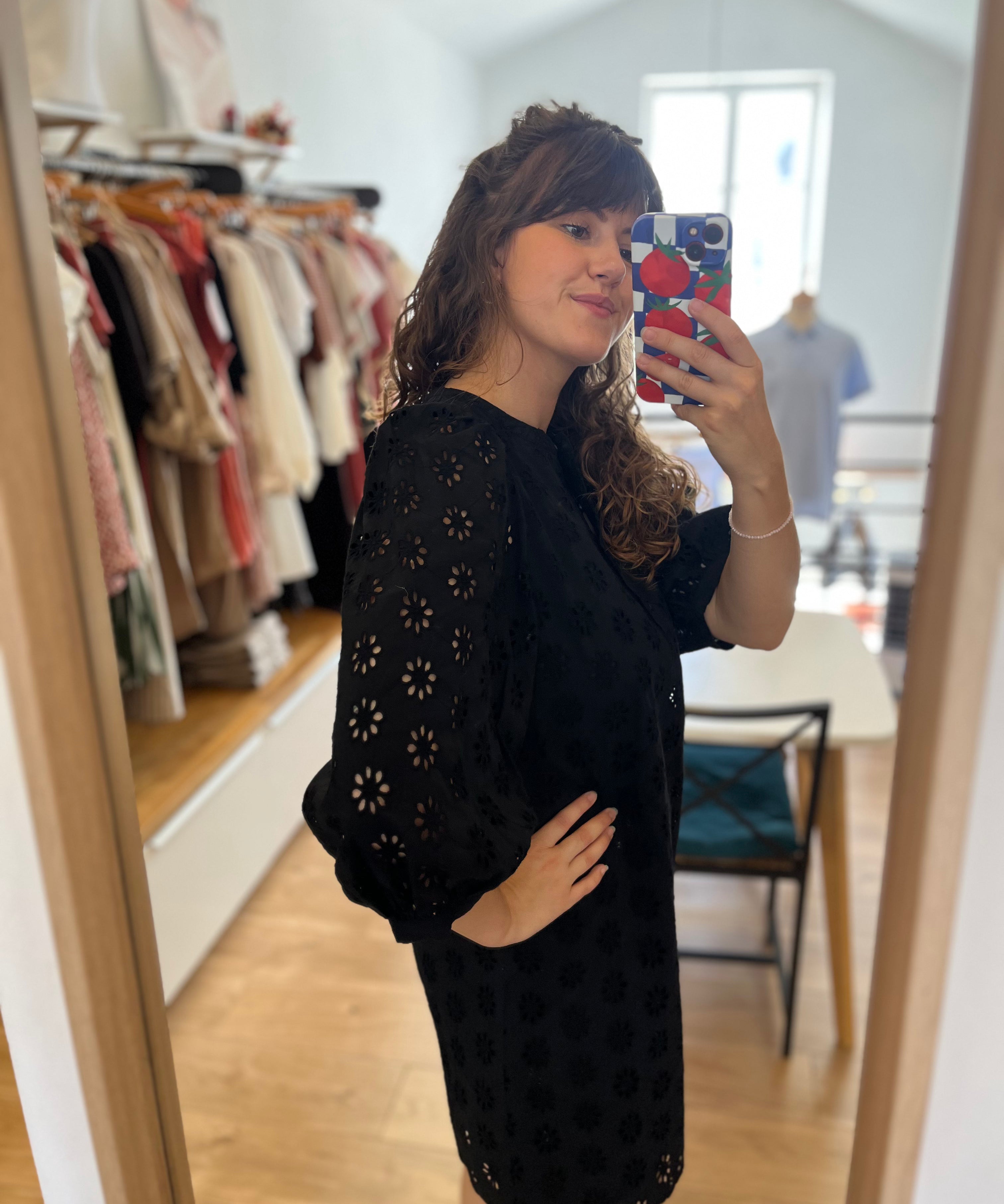 Robe courte en broderie anglaise florale Sophocle - Noir - DES PETITS HAUTS