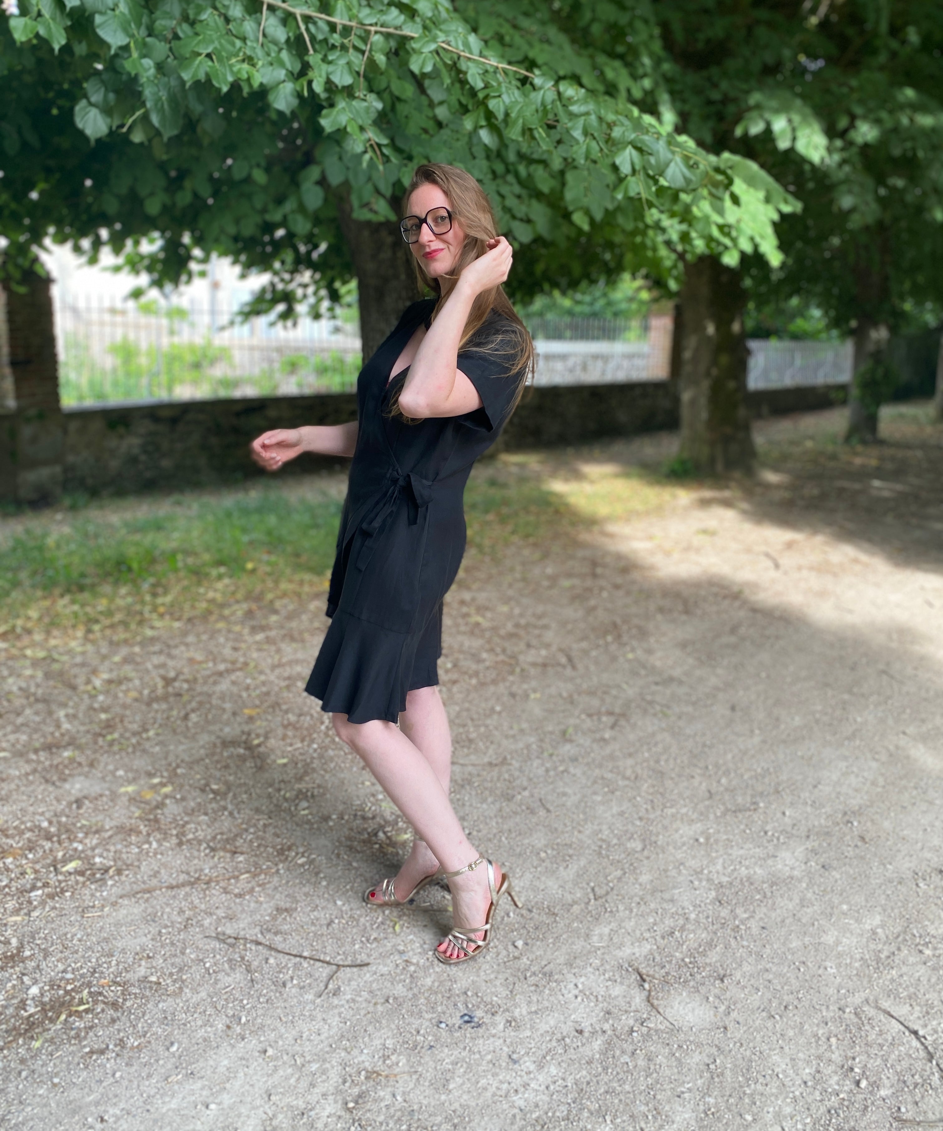 Robe courte portefeuille à volant B330185 - Noire - IKKS WOMEN