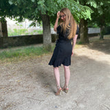 Robe courte portefeuille à volant B330185 - Noire - IKKS WOMEN