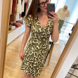 Robe courte portefeuille imprimée à nouer B330795 - Kaki - IKKS WOMEN