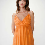 Robe longue évasée à dentelle avec buste Brodé Wynora - Orange - GRACE & MILA