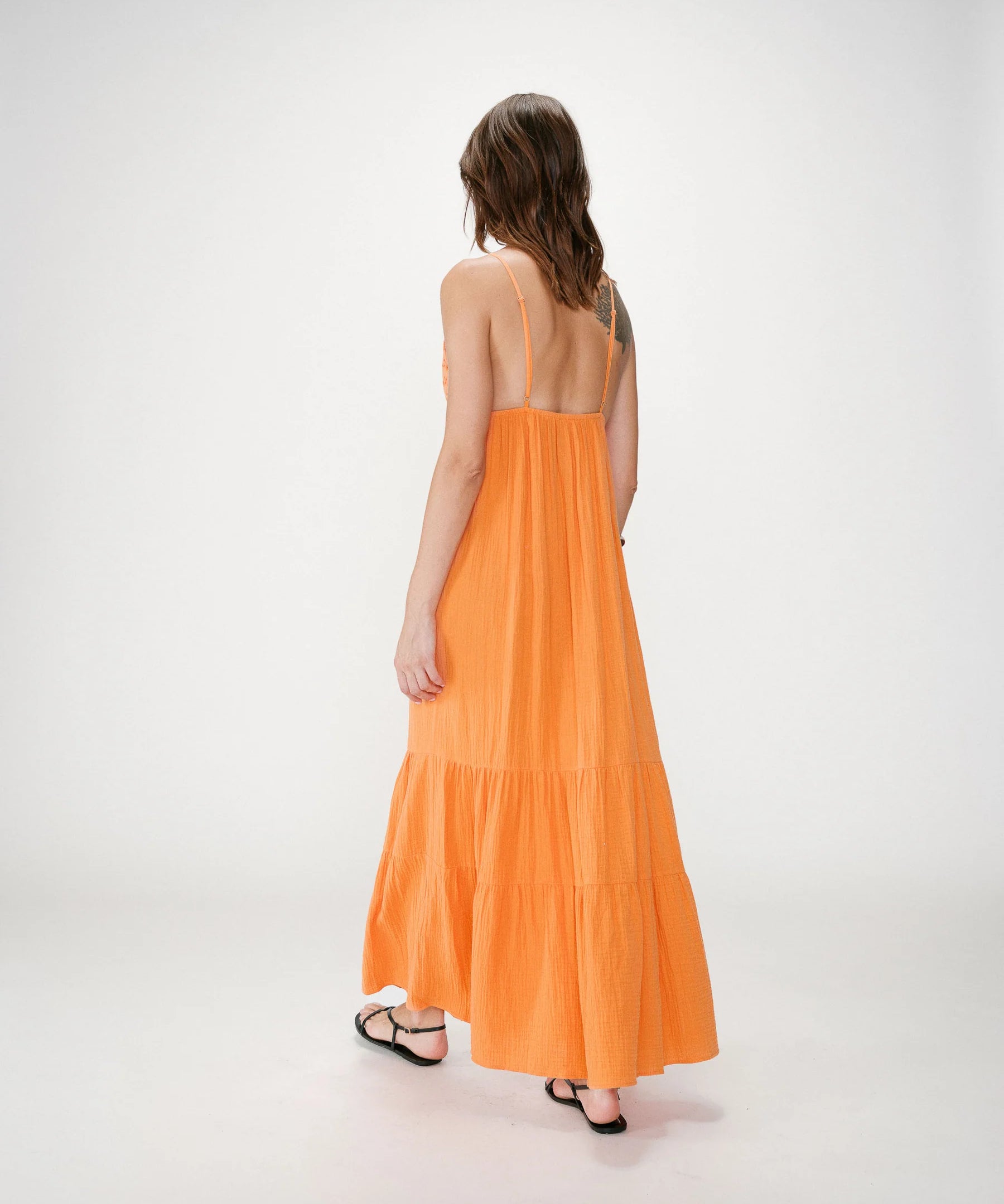 Robe longue évasée à dentelle avec buste Brodé Wynora - Orange - GRACE & MILA