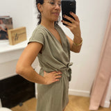 Robe courte fluide manches courtes col V en lin mélangé Marilou - Kaki - GRACE & MILA