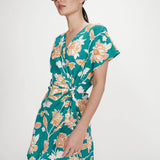 Robe courte portefeuille à fleurs Velora - Vert - GRACE & MILA