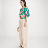 Blouse col V à manches courtes motif floraux Vahe - Vert - GRACE & MILA